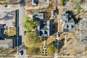 W San Antonio St-S0303-065.jpg