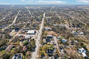 W San Antonio St-S0303-071.jpg