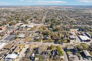 W San Antonio St-S0303-074.jpg