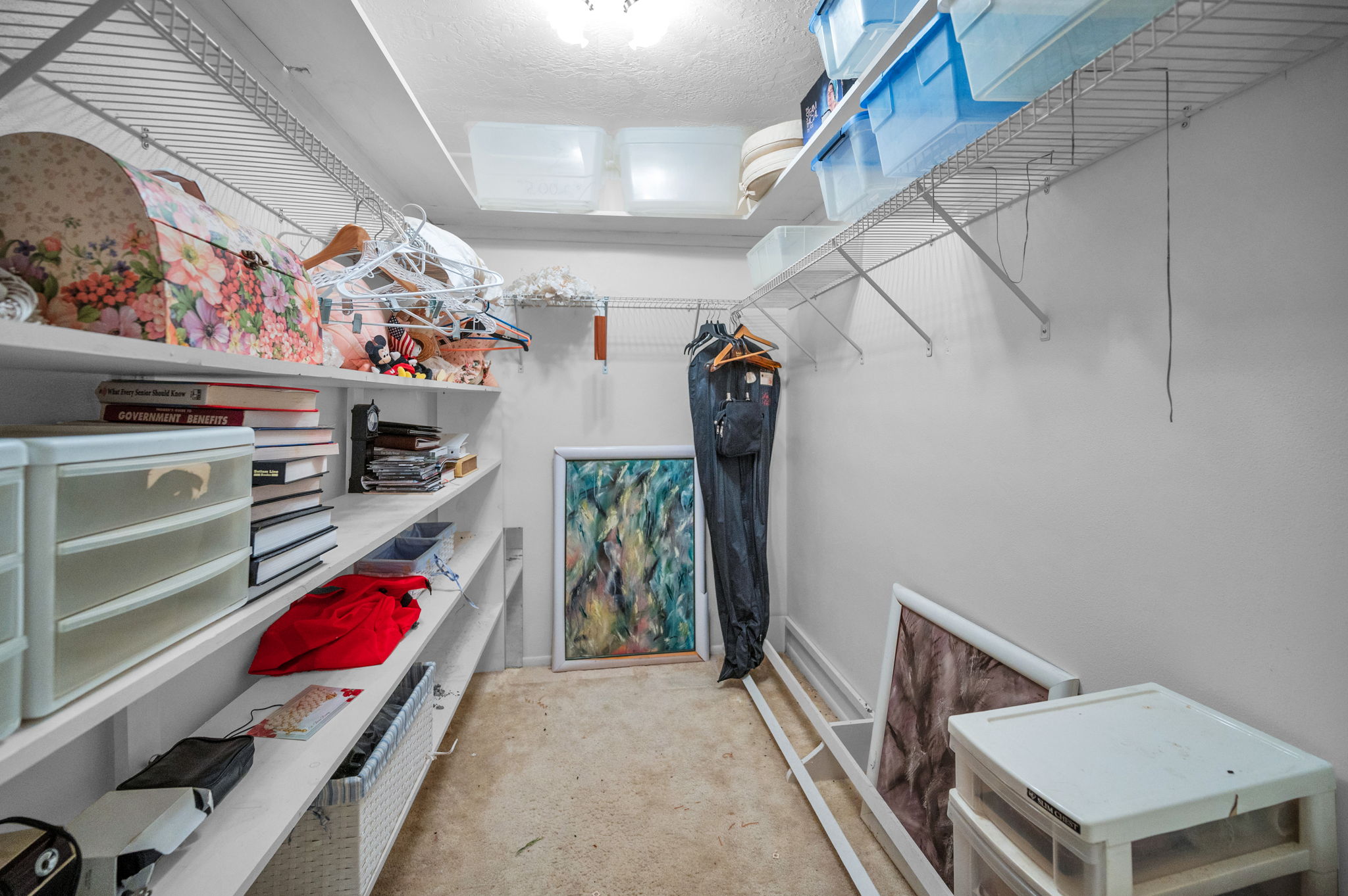 Master Bedroom Walk-in Closet1