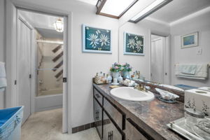 Guest Bathroom2a