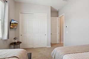 41926 W Sussex Dr - 023.jpg