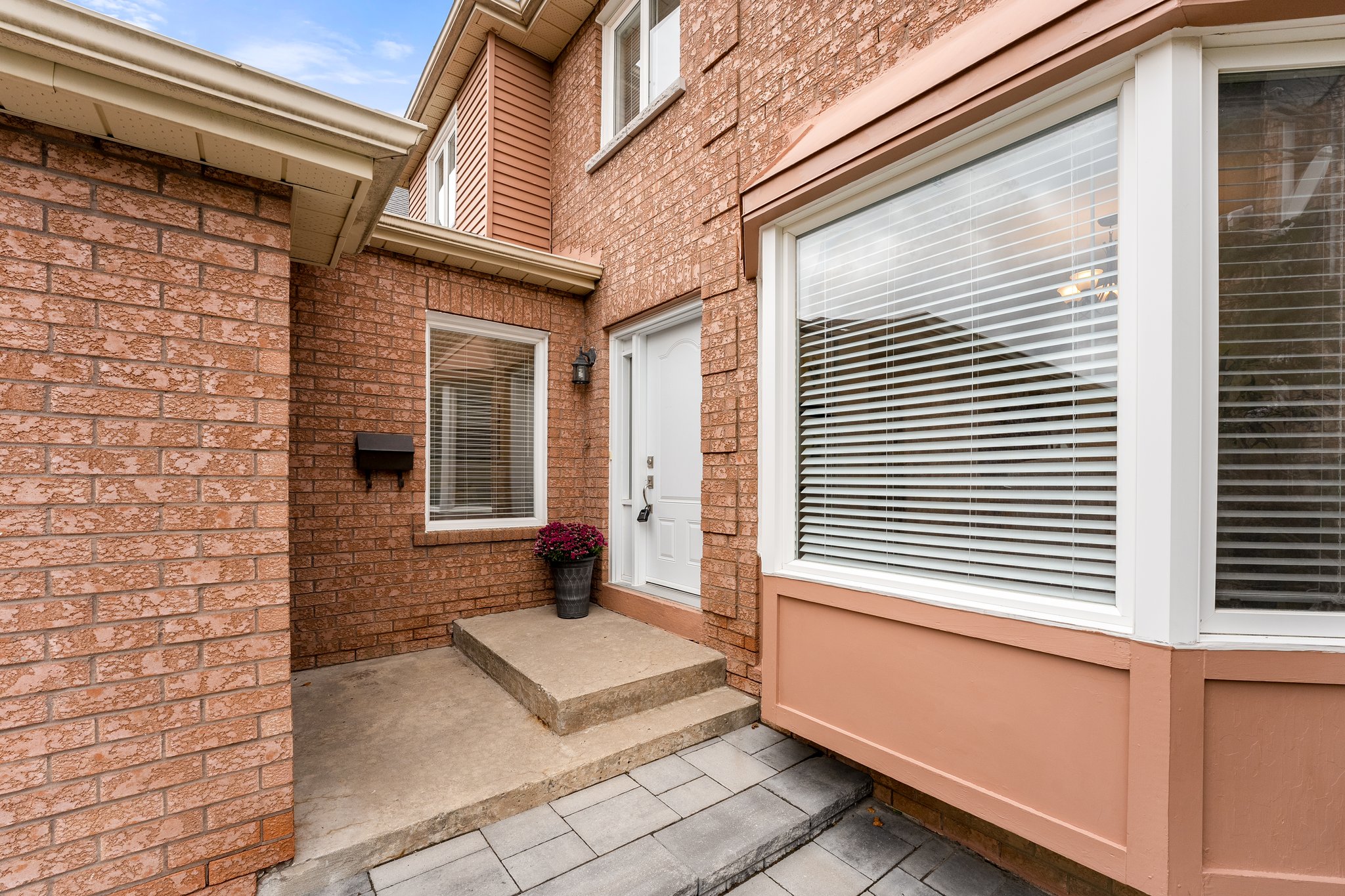 42 Buttonwood Trail Aurora Realty Photo Haus