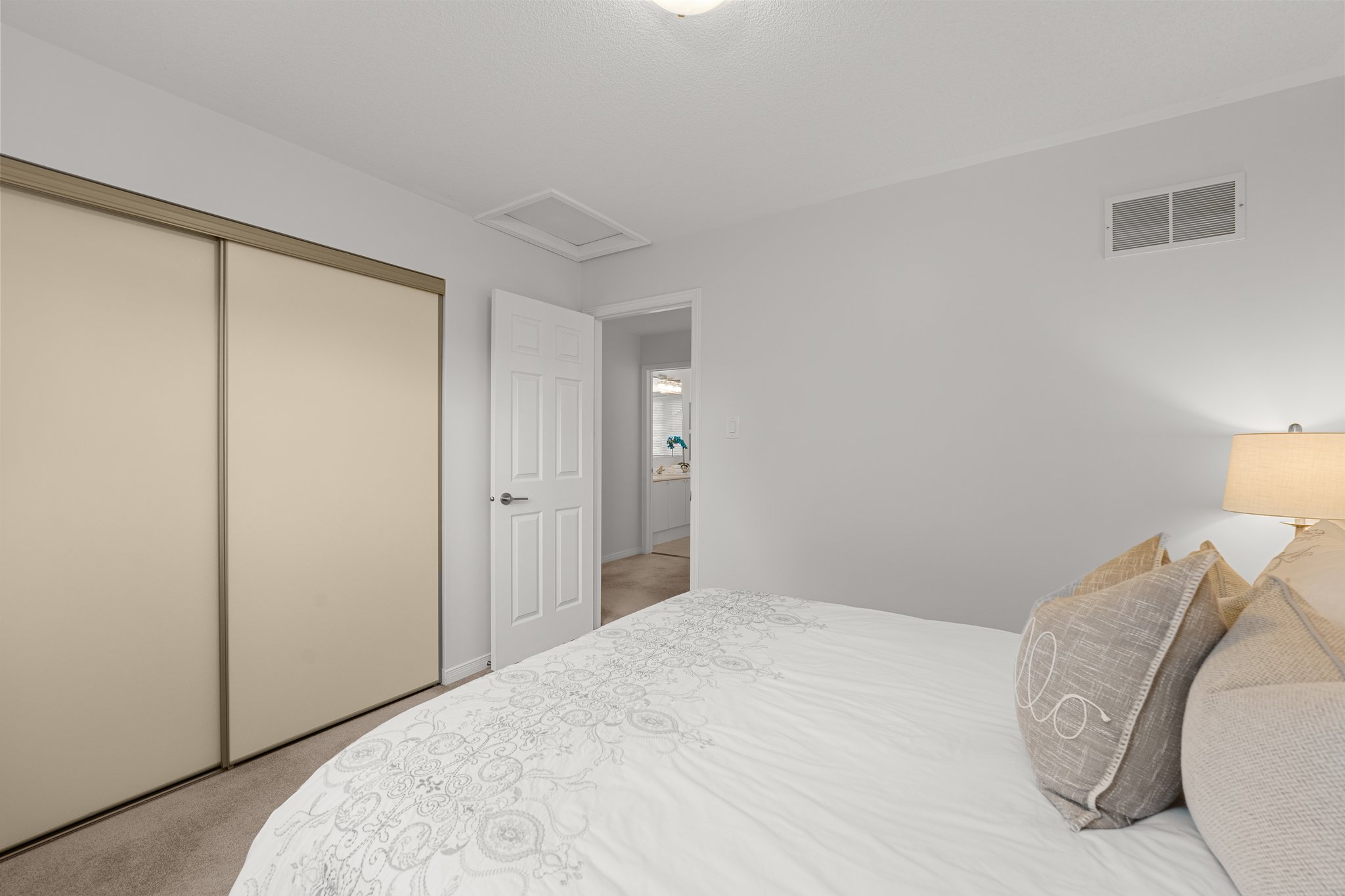 42 Buttonwood Trail Aurora Realty Photo Haus