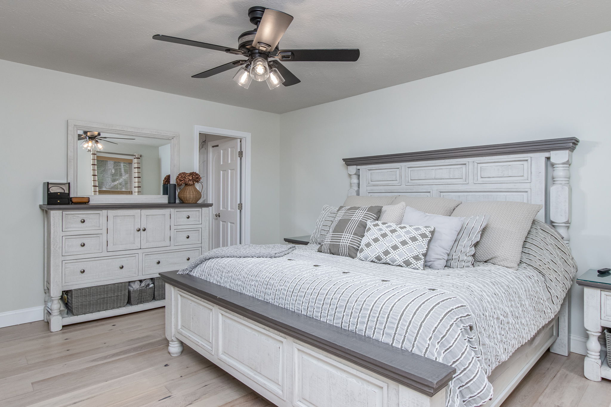 BedroomPrimary-4