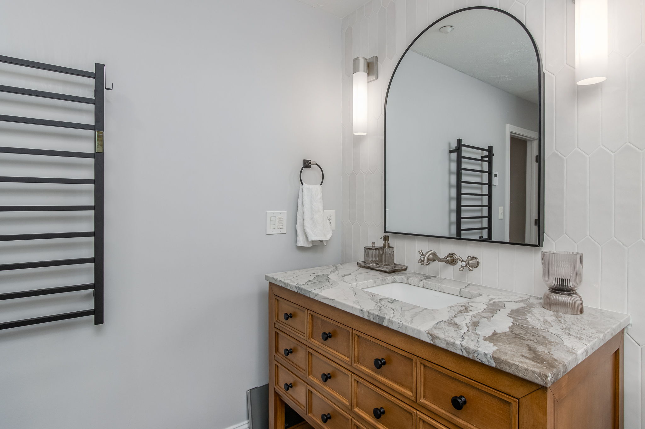 BedroomPrimaryBath-3