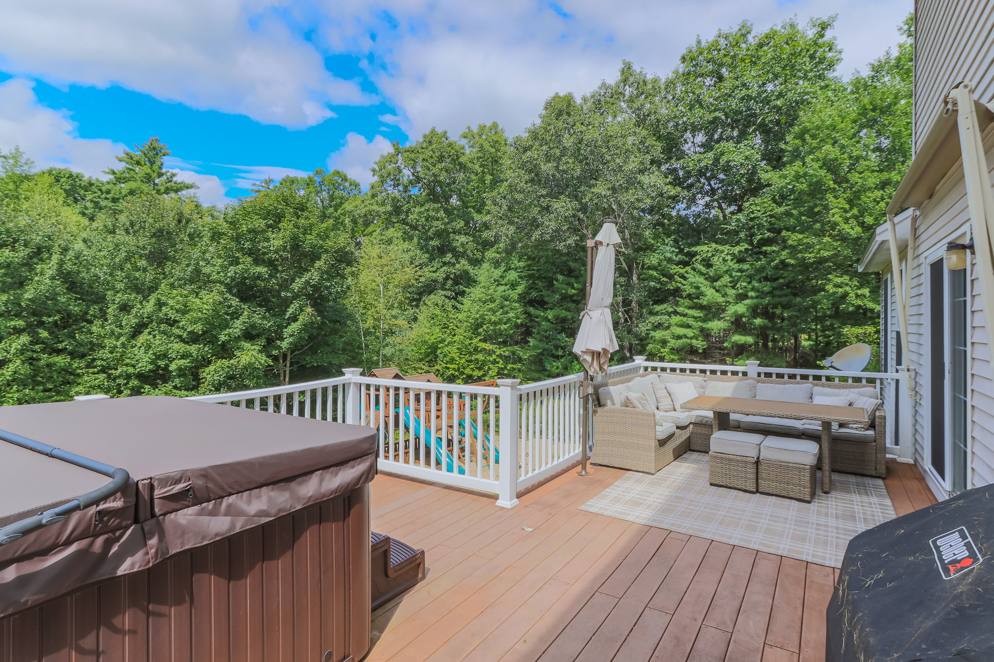 ExteriorRearPorch-1