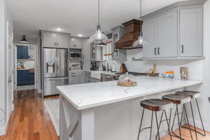 KitchenBreakfastArea-7