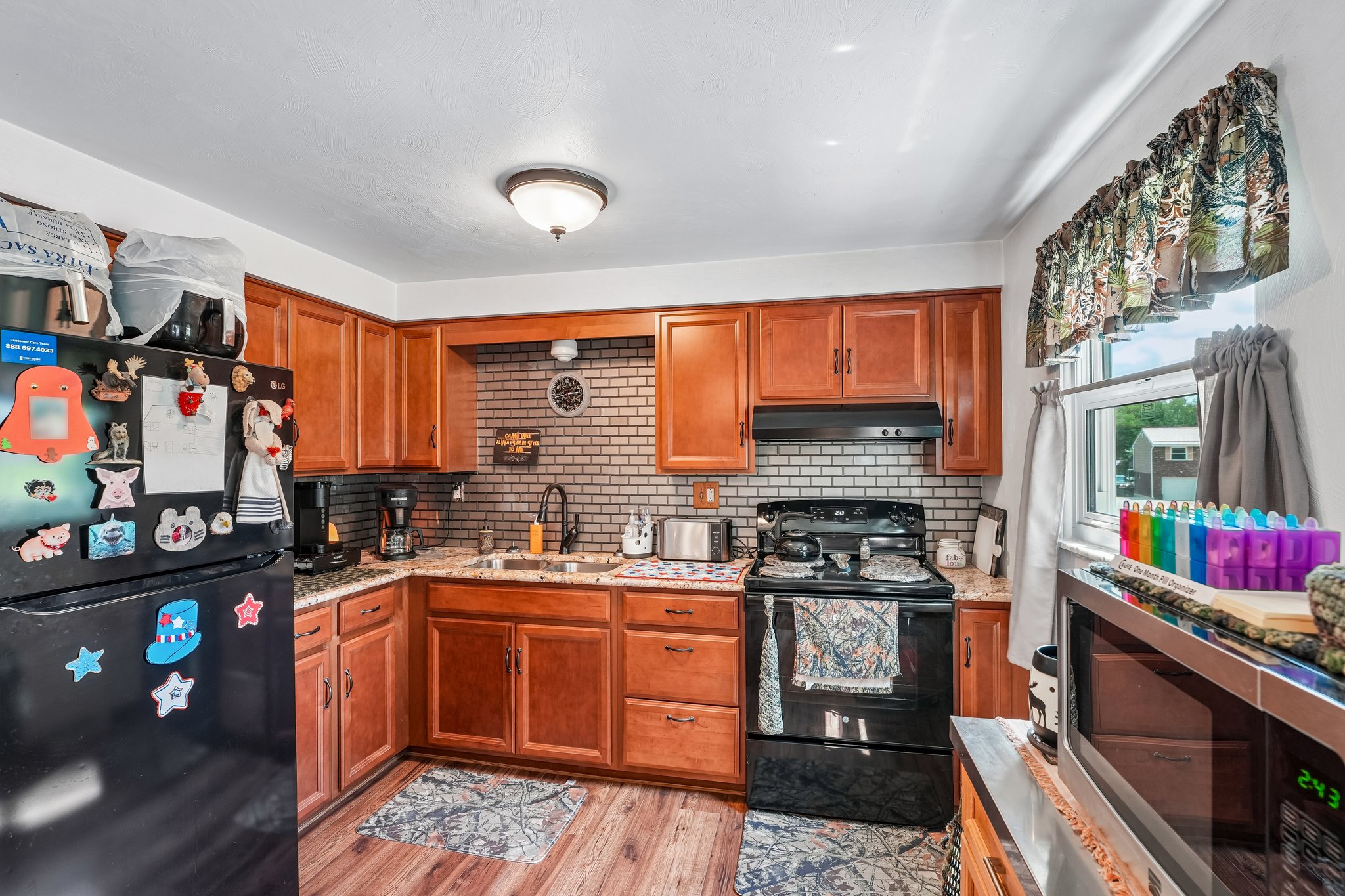 Fitch Ln-S2406-014.jpg