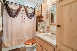 Fitch Ln-S2406-017.jpg