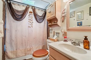 Fitch Ln-S2406-026.jpg