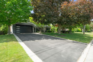 42 Heathview Ave, Toronto ON — real estate photography by Amazing Photo Video