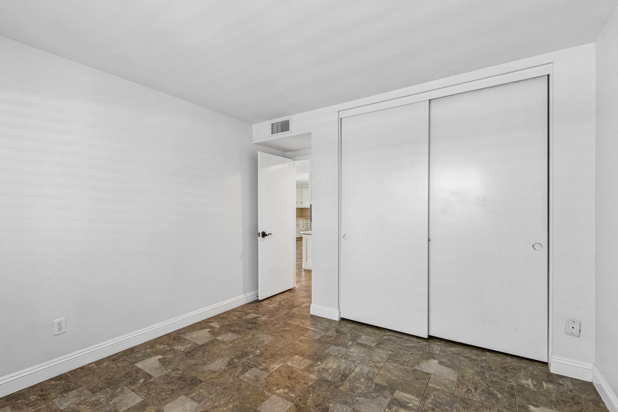 Kanan Rd-S2207-026.jpg