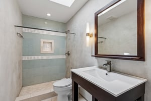Kanan Rd-S2207-053.jpg