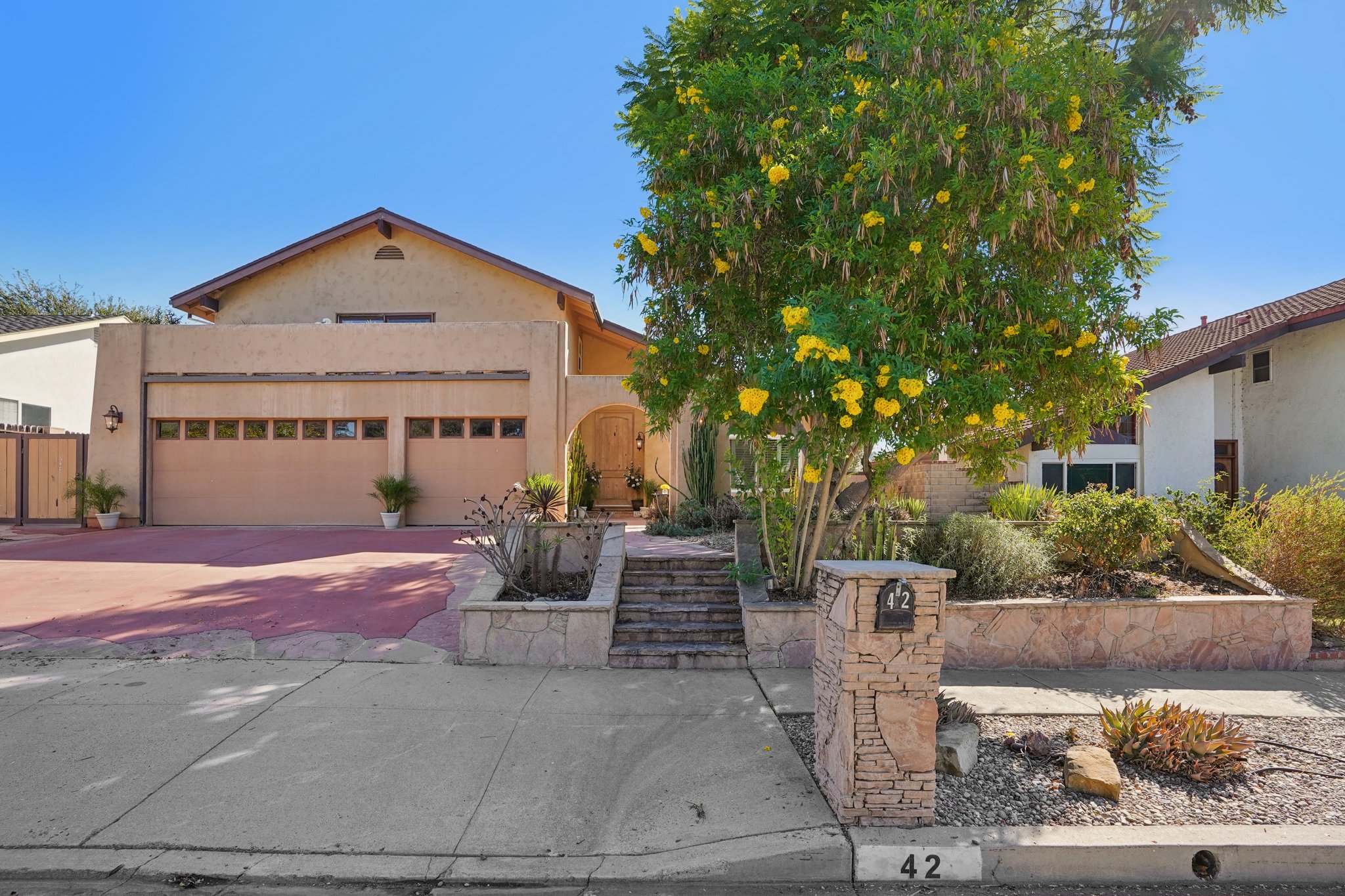 Kanan Rd-L0810-002.jpg