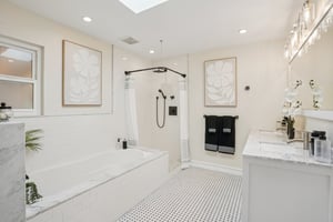 Kanan Rd-L0810-032.jpg