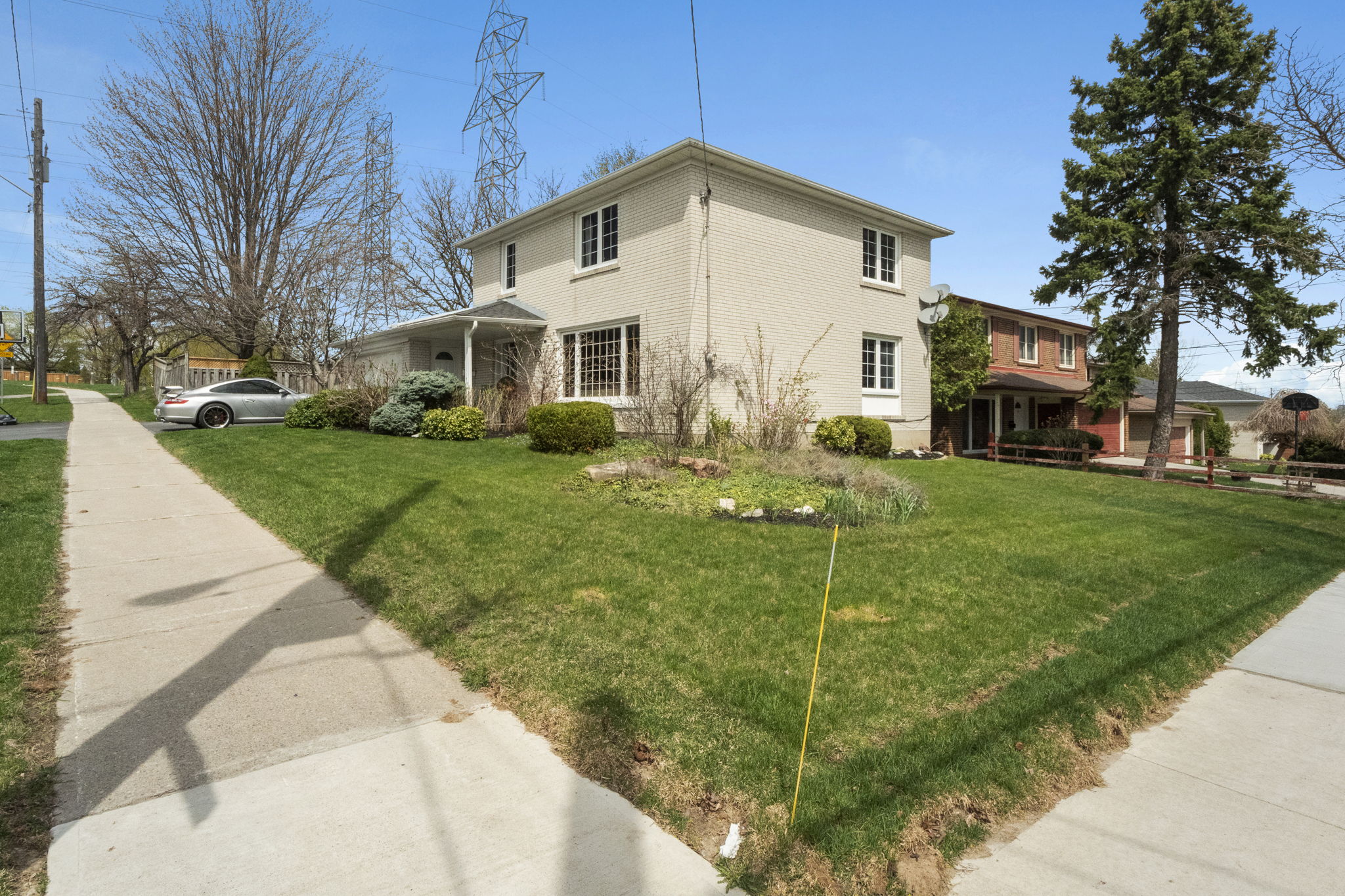 42 Sawley Dr Toronto, ON M2K 2J5