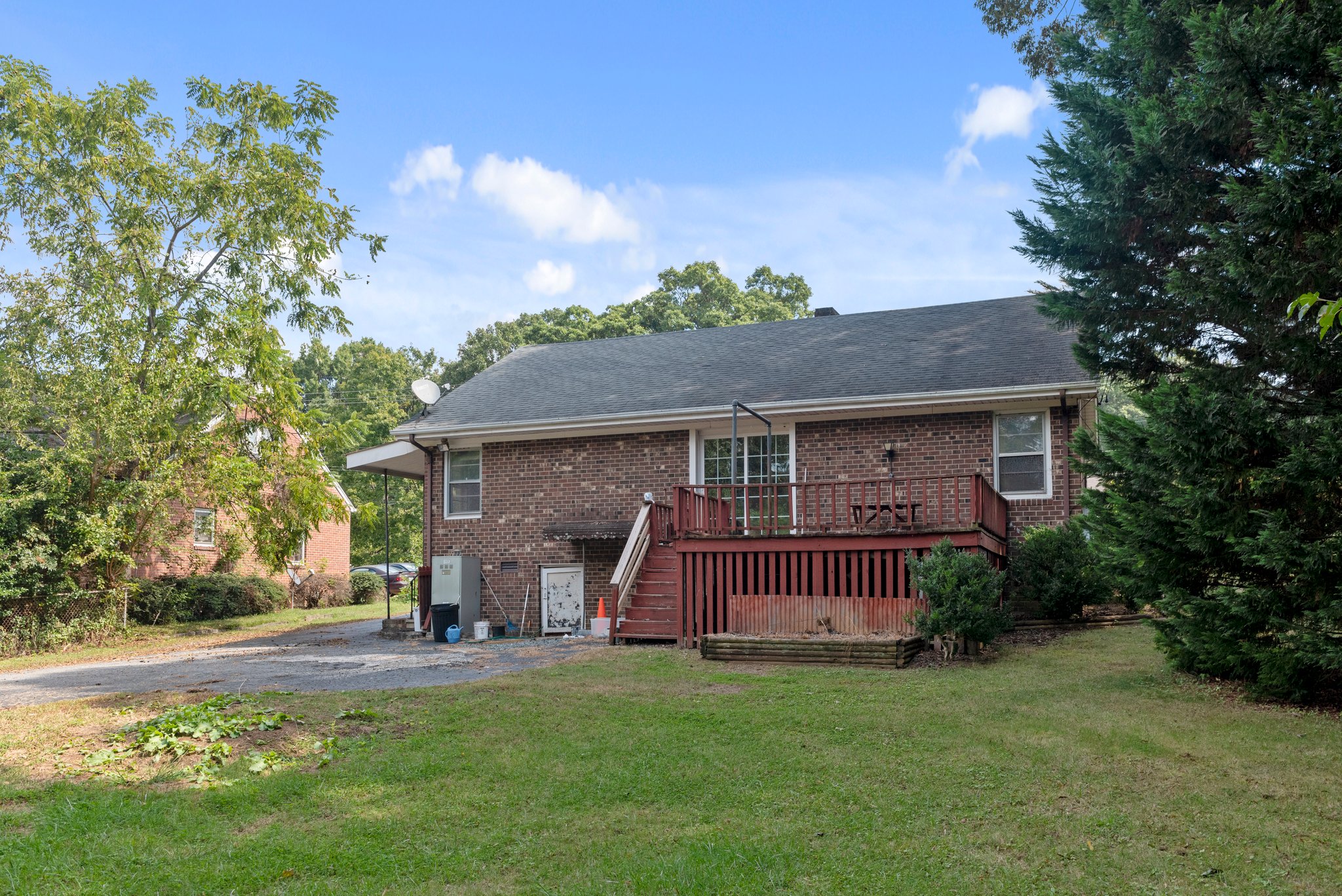 420 Alamance Rd, Burlington, NC 27215, USA Photo 18