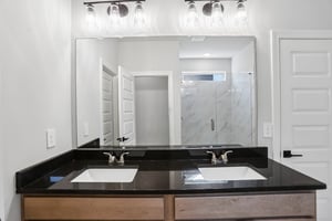 Chelsea Leigh Ave-S0309-022.jpg