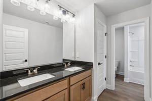 Chelsea Leigh Ave-S0309-034.jpg