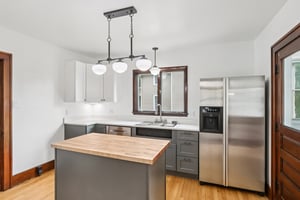 E Lake St-S2409-031.jpg