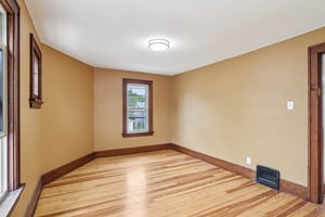 E Lake St-S2409-043.jpg