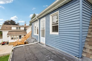 E Lake St-S2409-052.jpg