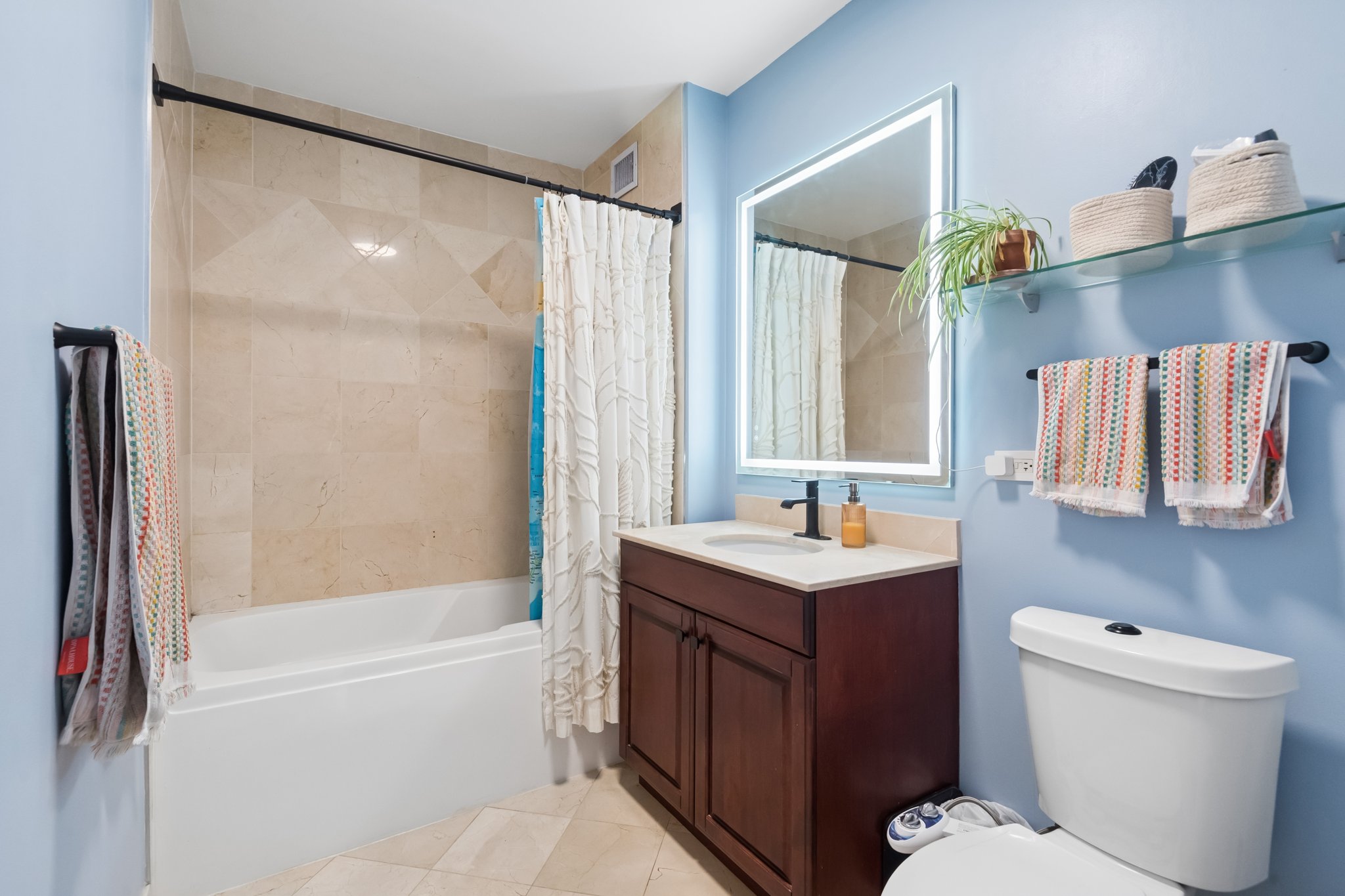 420 E Waterside Dr 907_003.jpg