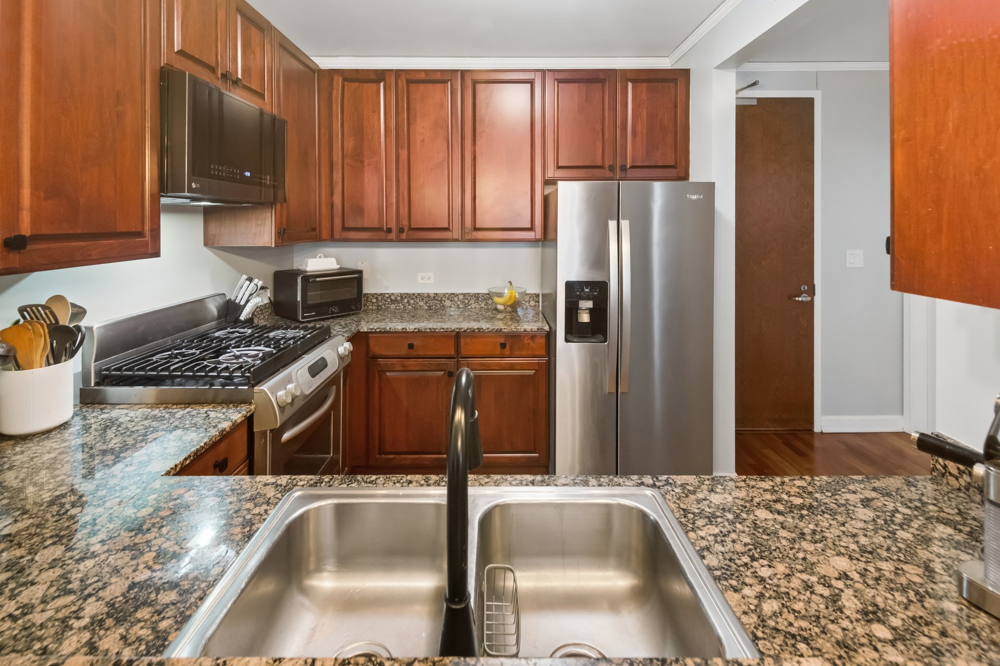 420 E Waterside Dr 907_008.jpg