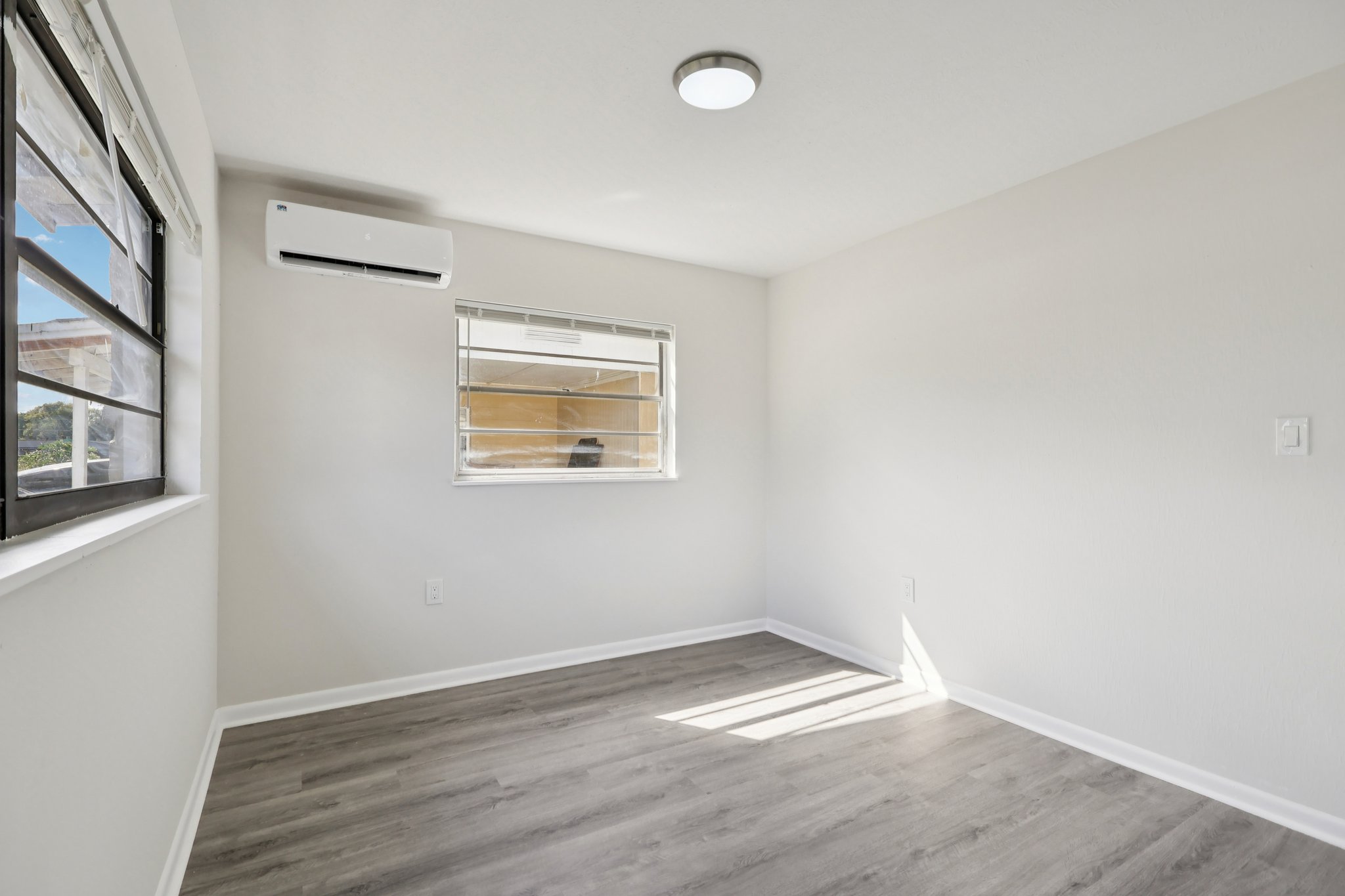 442 Fanfair Ave-S1810-023.jpg