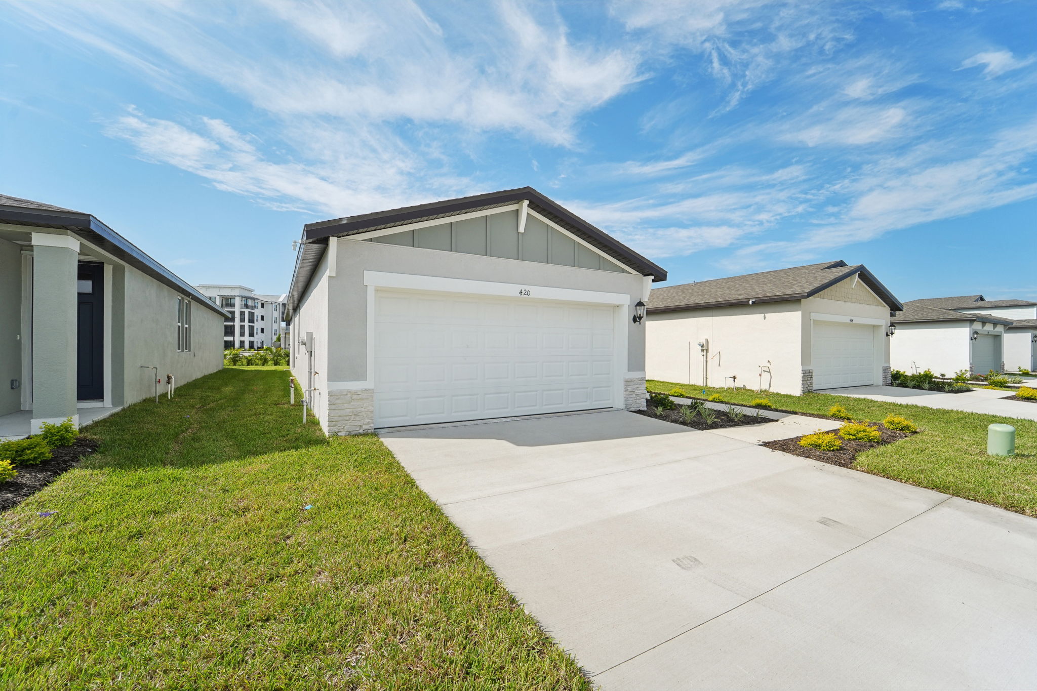 Tampa Division - Magnolia Bay - 420 Lazy Shr Dr, Sarasota, FL 34241 - 002