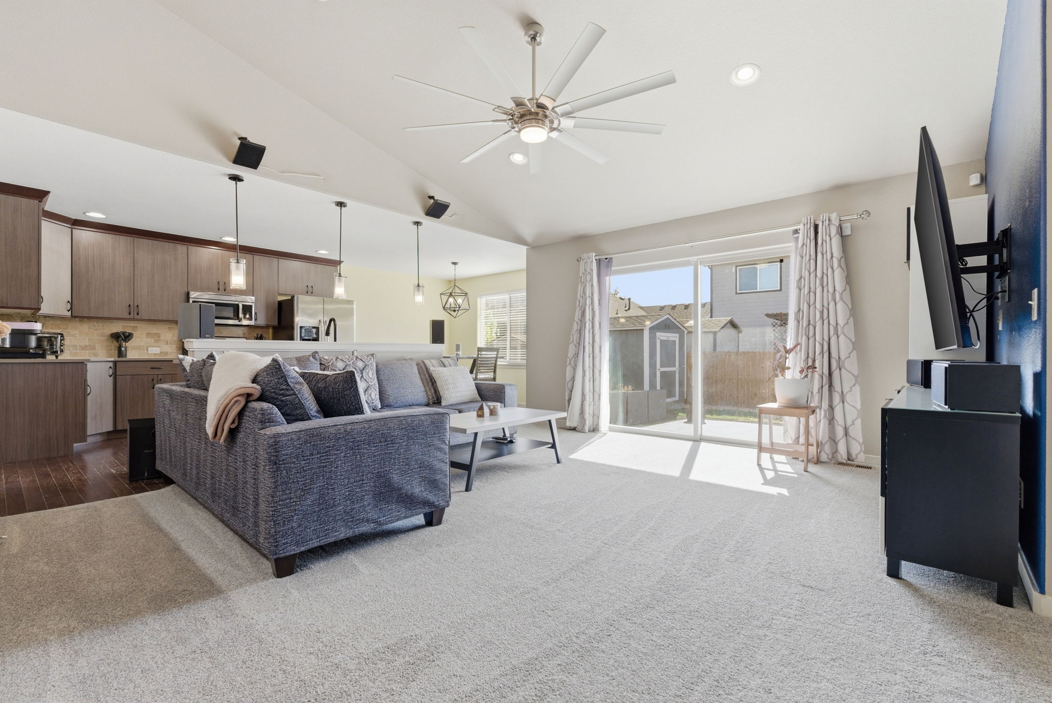 420 Pioneer Ln-5