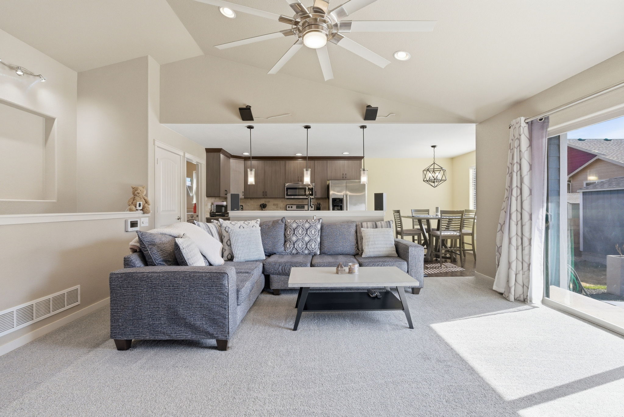 420 Pioneer Ln-6