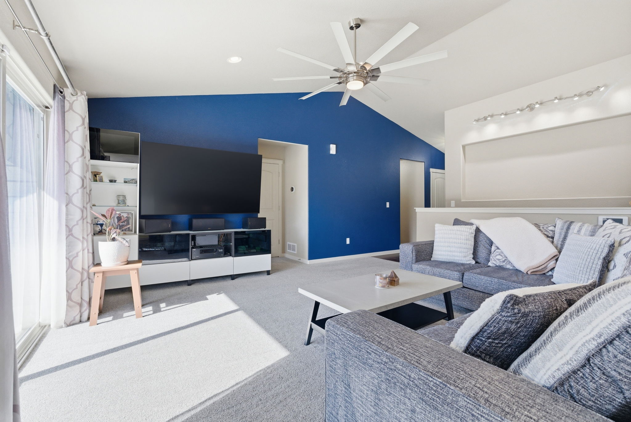 420 Pioneer Ln-7