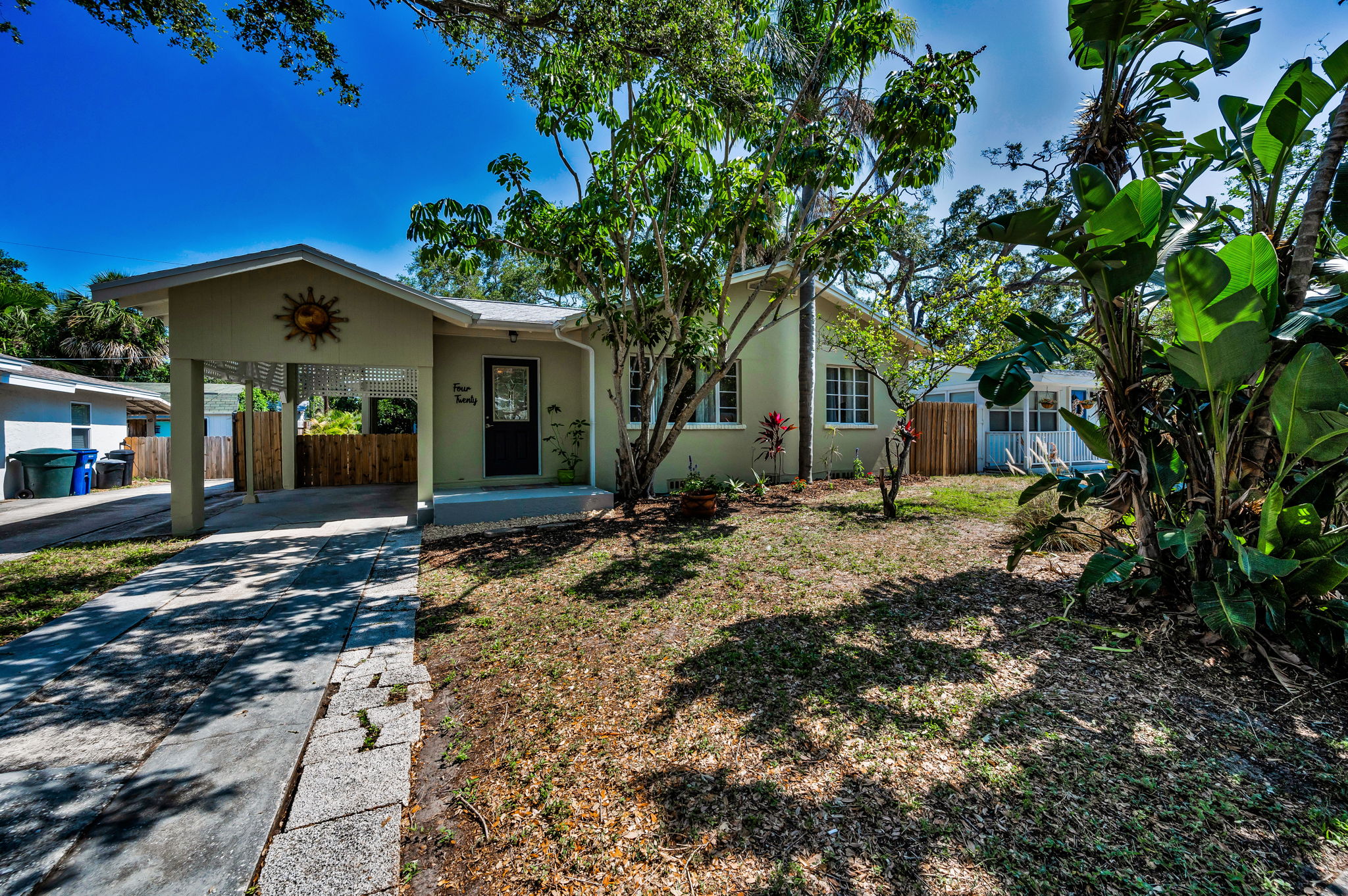 Front Exterior10