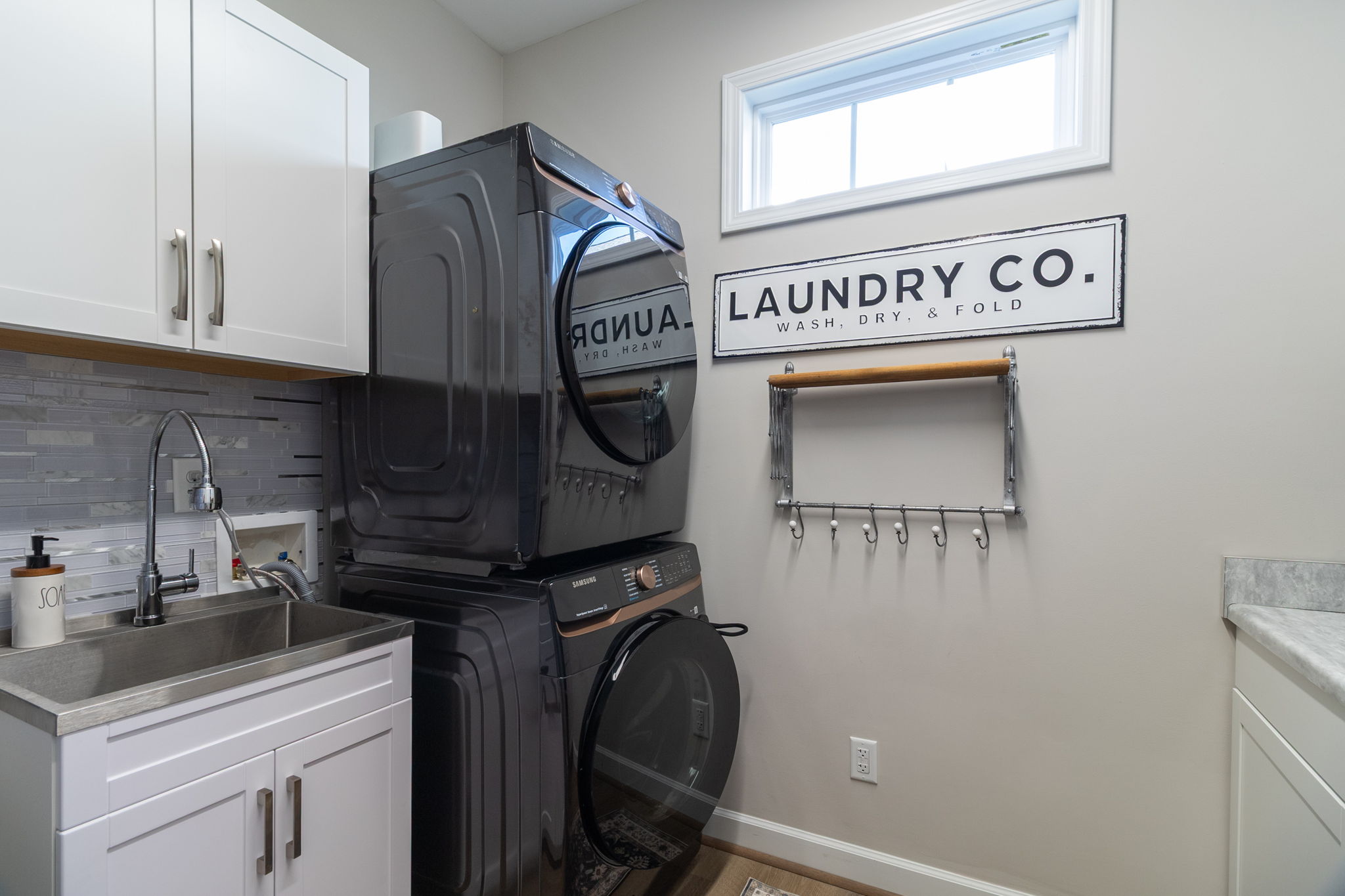 420 Waterton Wayt-28