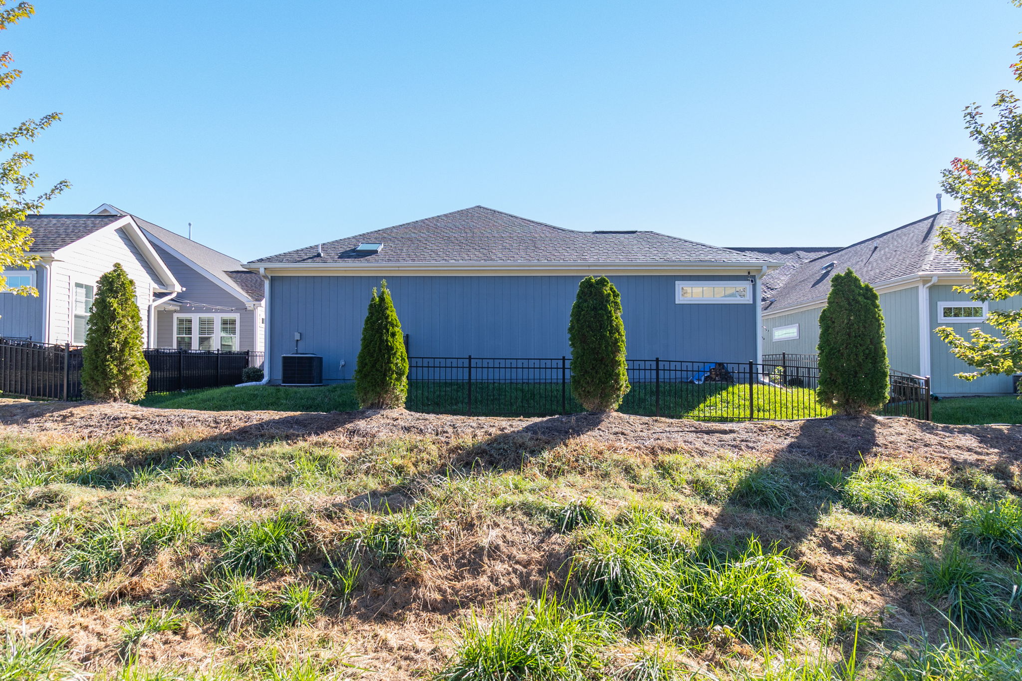 420 Waterton Wayt-36