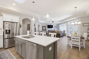 420 Waterton Wayt-15