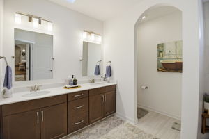 420 Waterton Wayt-19