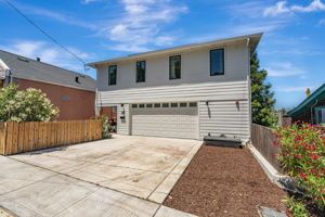 003_420 Winslow St