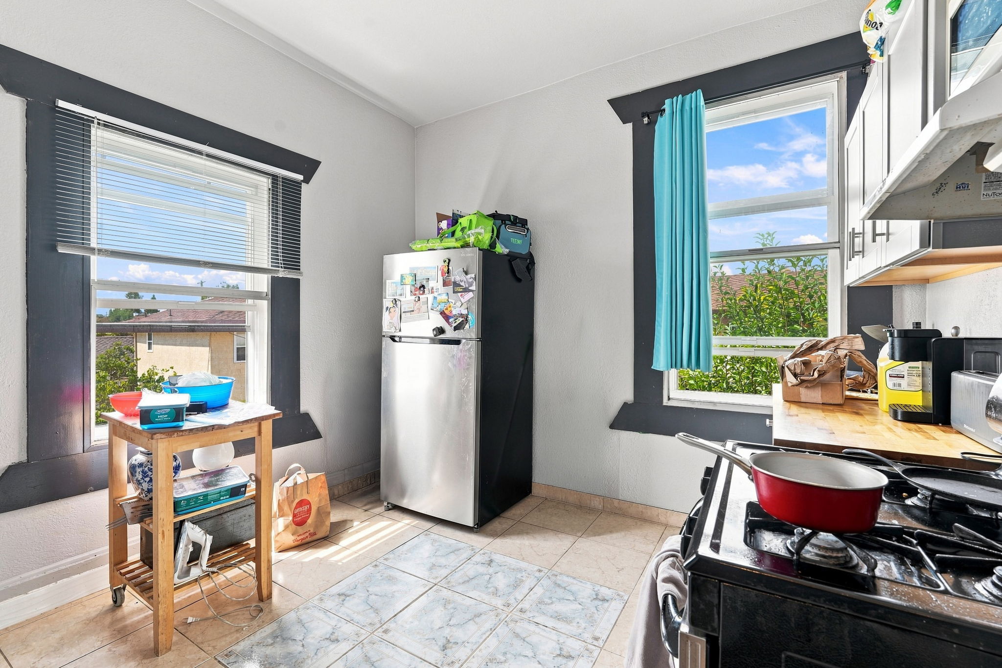 018_F8_4200 Bassett St
