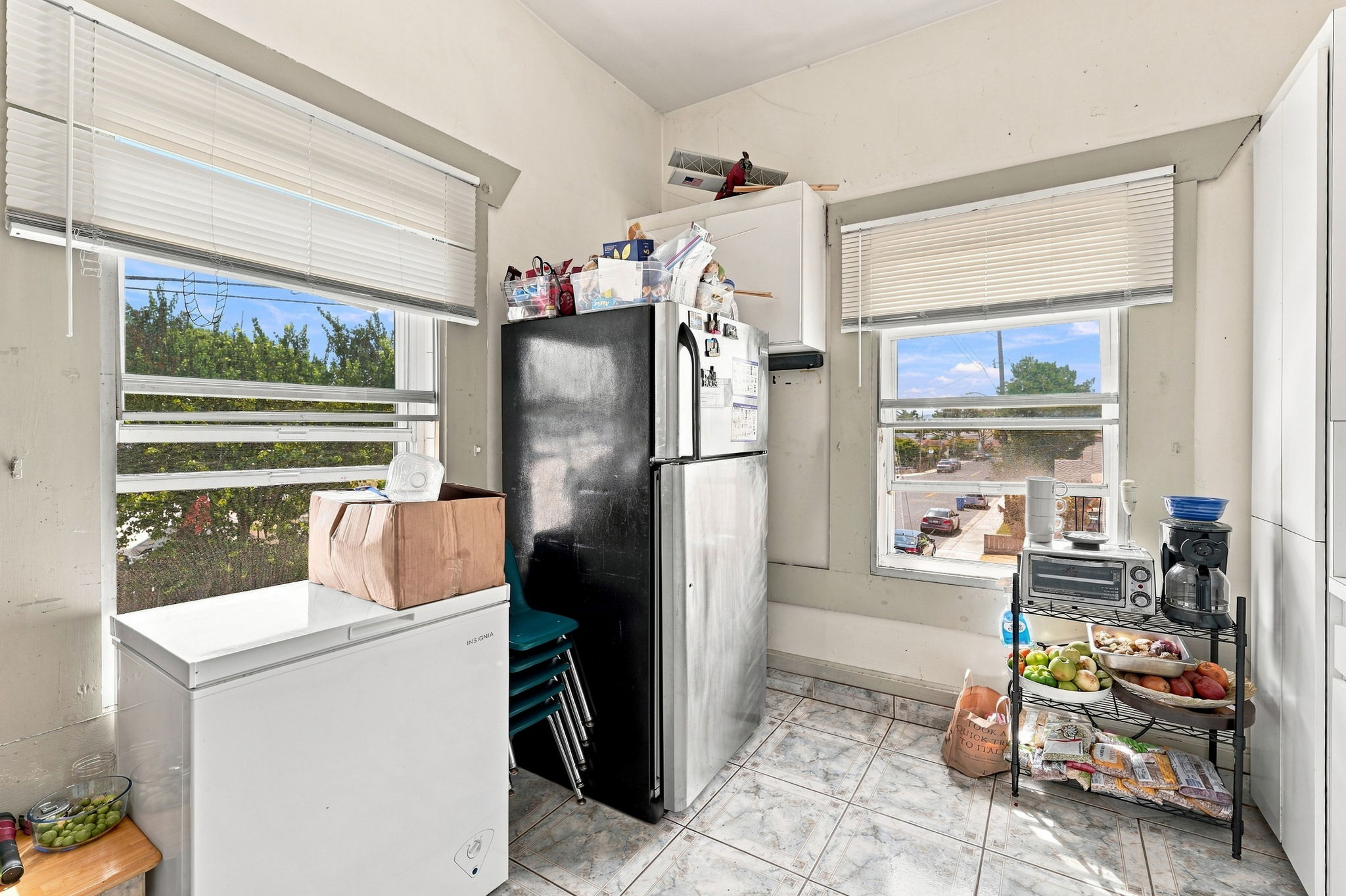 019_F8_4200 Bassett St