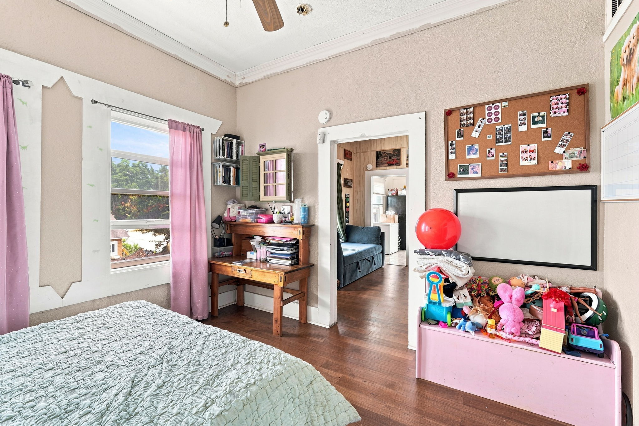 025_F8_4200 Bassett St