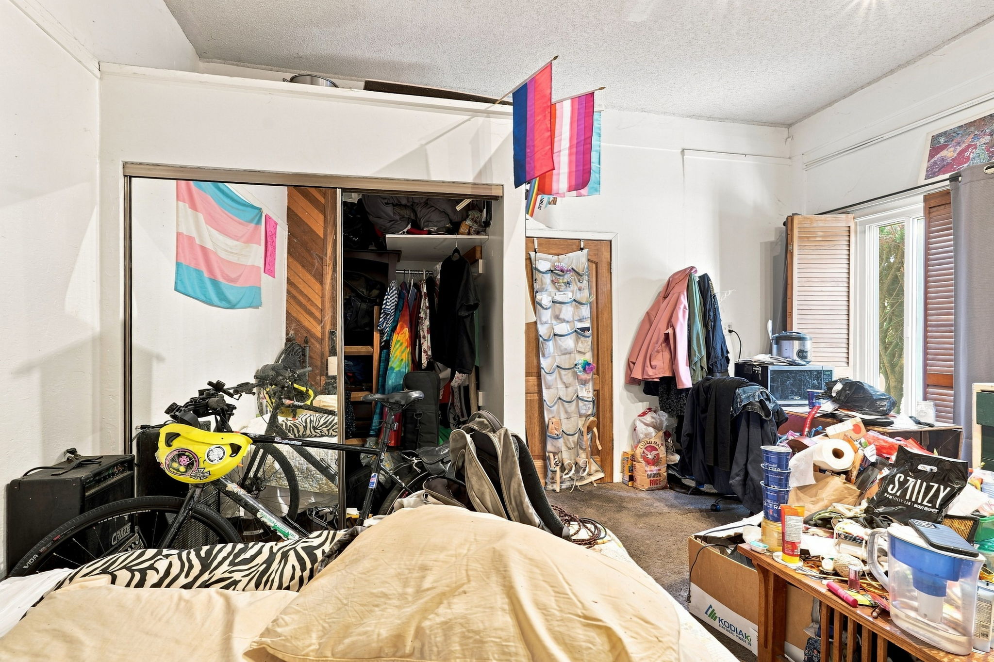 030_F8_4200 Bassett St
