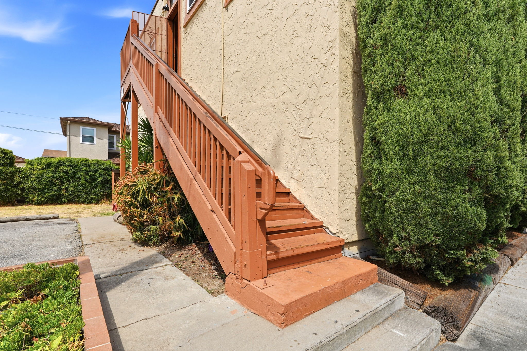 044_F8_4200 Bassett St