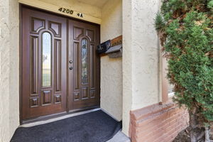 004_F8_4200 Bassett St
