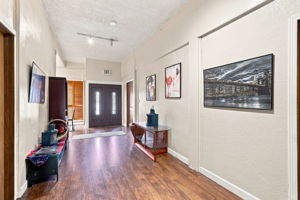 007_F8_4200 Bassett St