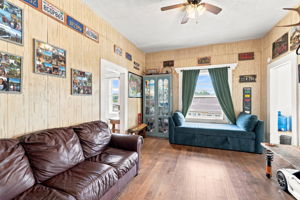 009_F8_4200 Bassett St