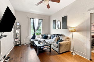 011_F8_4200 Bassett St