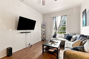 012_F8_4200 Bassett St